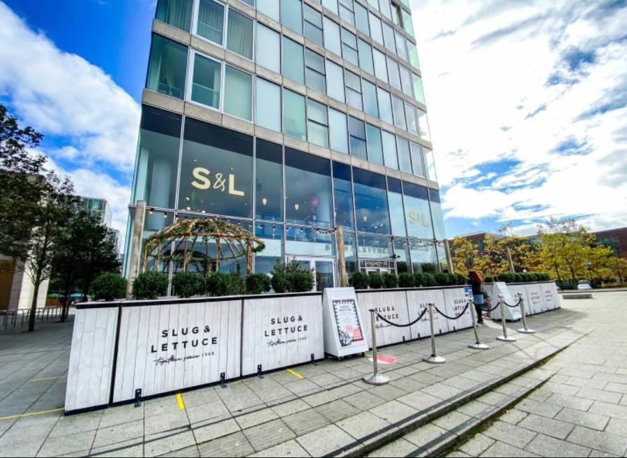 Penthouse Hub Apartment In Central Mk With Juliet Balcony, Smart Tv And Free Parking By Yoko Property 米尔顿凯恩斯 外观 照片